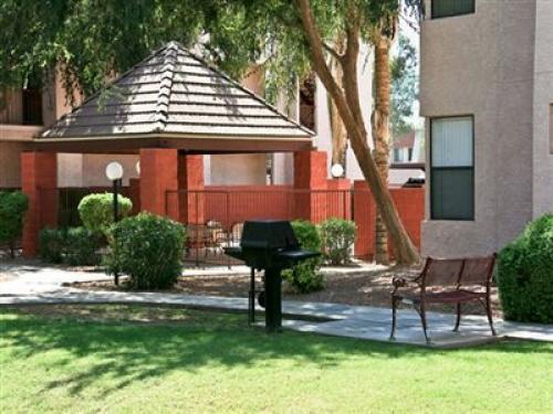 Rancho Las Palmas Tempe Exterior and Clubhouse