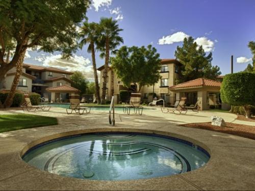 The Palms on Scottsdale Exterior and Clubhouse
