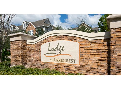Lodge at LakeCrest Tampa Exterior and Clubhouse