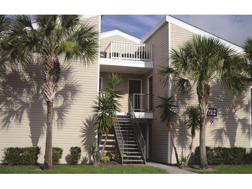 Sunstone Palms Tampa Exterior and Clubhouse