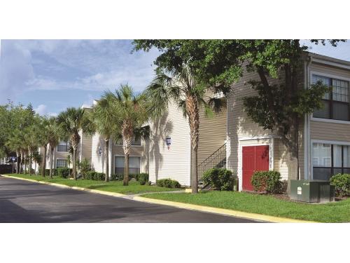 Sunstone Palms Tampa Exterior and Clubhouse