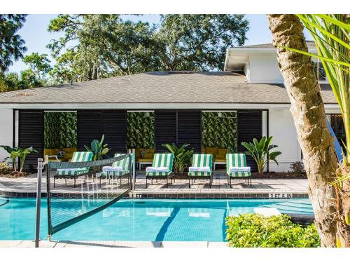 The Ivy Tampa Exterior and Clubhouse