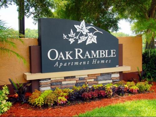 Oak Ramble Apartment Homes Tampa Exterior and Clubhouse