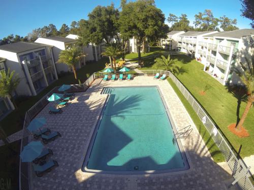 Oakbrook Walk Gainesville Exterior and Clubhouse