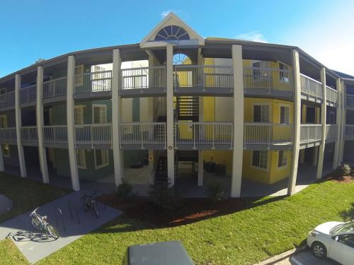 Oakbrook Walk Gainesville Exterior and Clubhouse