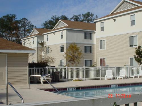 University Terrace West Gainesville Exterior and Clubhouse