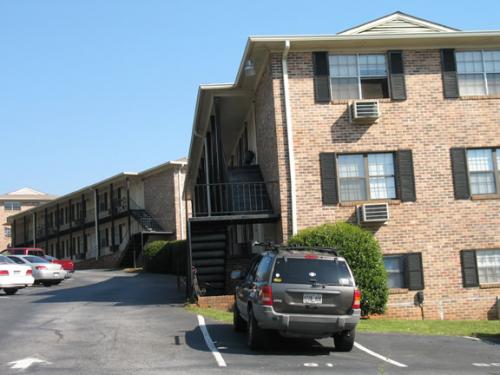Baldwin Village Apartments Athens Exterior and Clubhouse