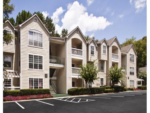 Sloan Square Atlanta Exterior and Clubhouse