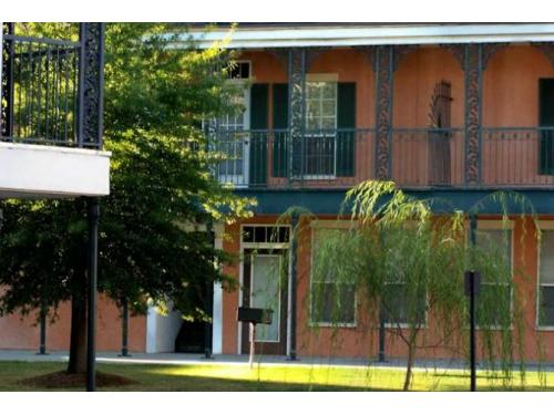 The Garden District Statesboro Exterior and Clubhouse