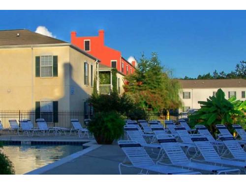 The Garden District Statesboro Exterior and Clubhouse