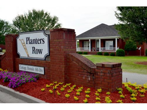 Planters Row Statesboro Exterior and Clubhouse