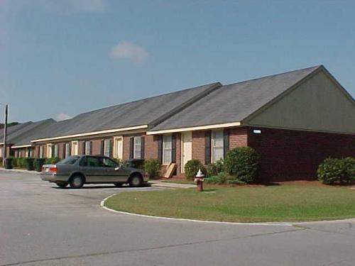 Park Place Villas Statesboro Exterior and Clubhouse