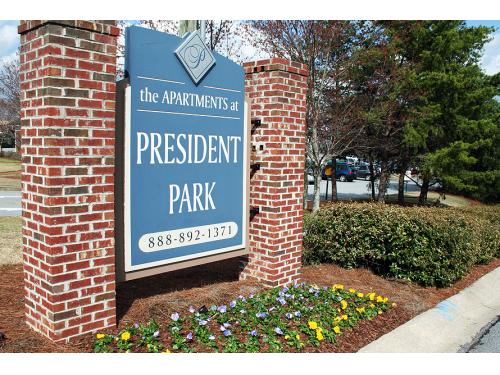 President Park Decatur Exterior and Clubhouse