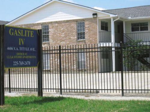 Gaslite Apartments Baton Rouge Exterior and Clubhouse