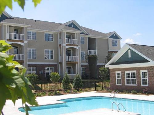 Heather Ridge Apartments Charlotte Exterior and Clubhouse