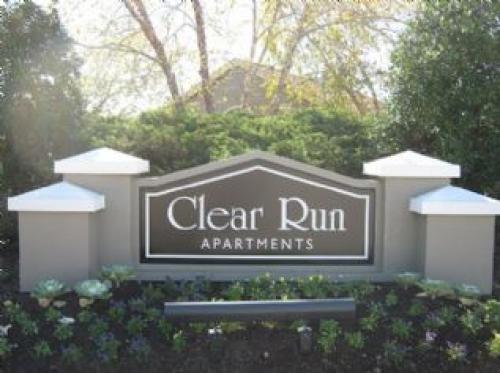 Clear Run Apartments Wilmington Exterior and Clubhouse
