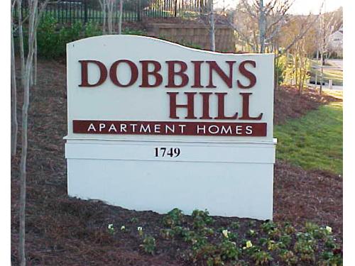 Dobbins Hill Apartments Chapel Hill Exterior and Clubhouse