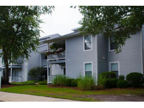 Sand Ridge Apartments Wilmington Exterior and Clubhouse