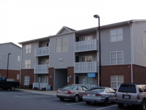 Rhynes Gate Apartments Raleigh Exterior and Clubhouse