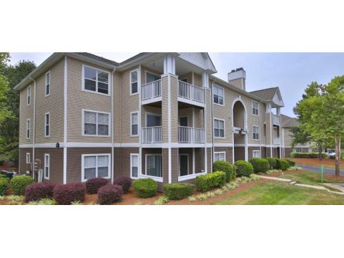 Mallard Creek Apartments Charlotte Exterior and Clubhouse