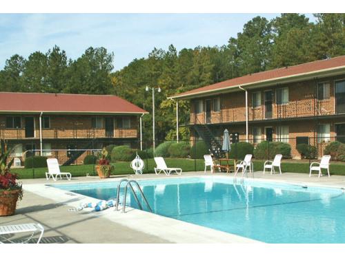 Ridgewood Carrboro Exterior and Clubhouse