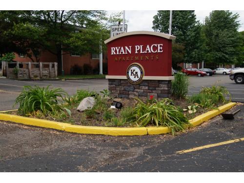 Ryan Place Kent Exterior and Clubhouse