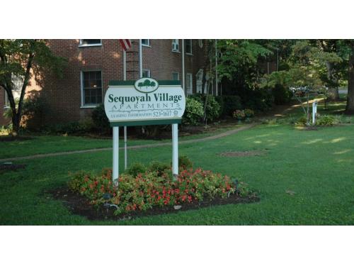 Sequoyah Village Knoxville Exterior and Clubhouse