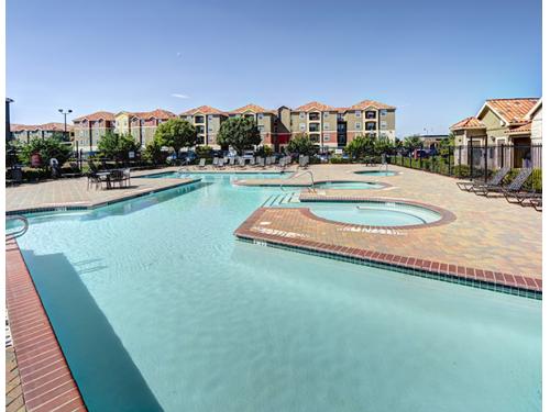 University Pointe Lubbock Exterior and Clubhouse