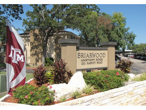 Briarwood Apartments College Station Exterior and Clubhouse