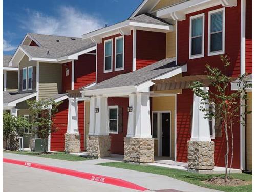 U Club Townhomes on Marion Pugh College Station Exterior and Clubhouse
