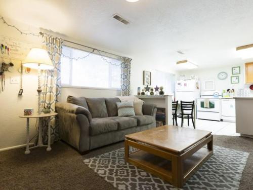 King Henry Apartments Pictures - Livesomewhere