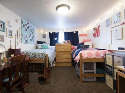 King Henry Apartments Pictures - Livesomewhere