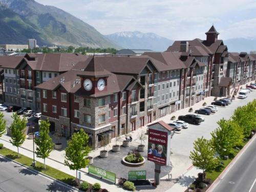 Alpine Village Provo Exterior and Clubhouse